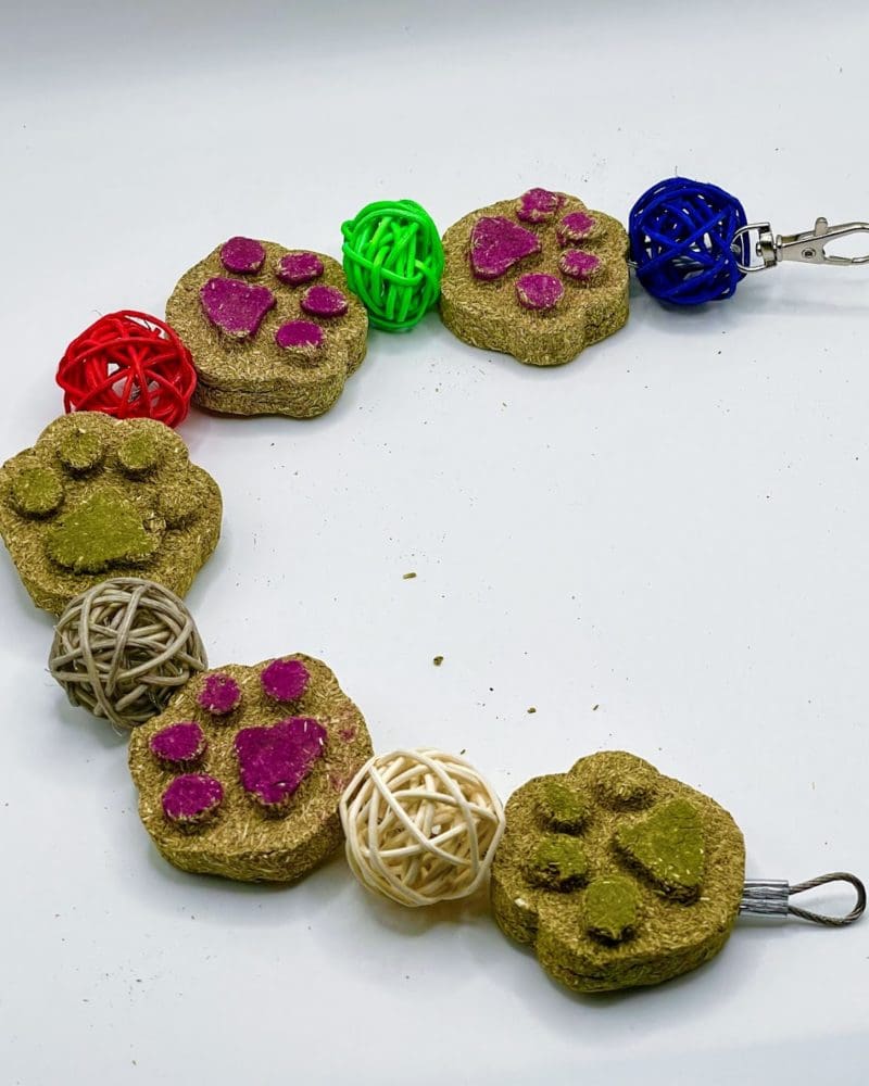 Timothy Hay Grass Paw Cakes and Rattan Balls Hanging Treat for Rabbit, Hamsters, Guinea Pigs, Chinchillas & Small Animals.