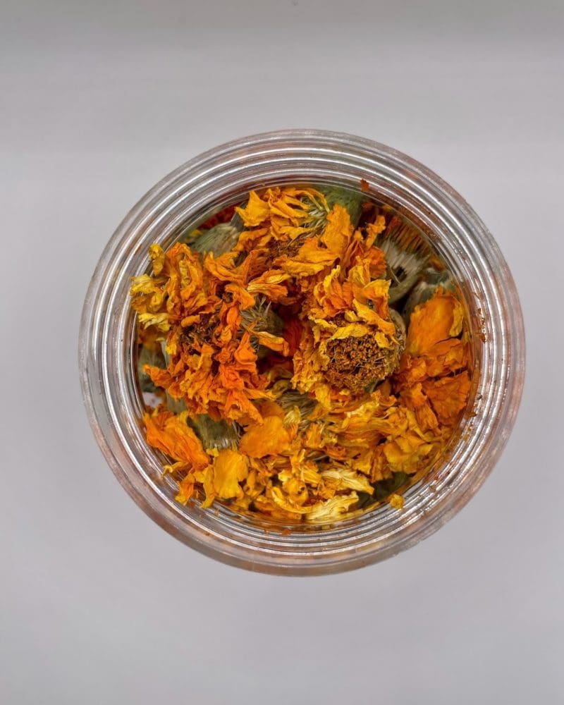 Premium Dried Marigold Flower Forage Treat For Rabbit, Hamsters, Guinea Pigs, Chinchillas & Small Rodents