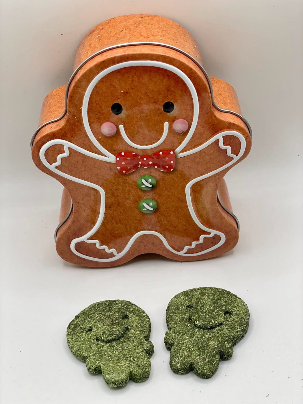 Timothy Hay Gingerbread Man Gift Box Treat For Rabbit, Hamsters, Guinea Pigs, Chinchillas & Small Rodents