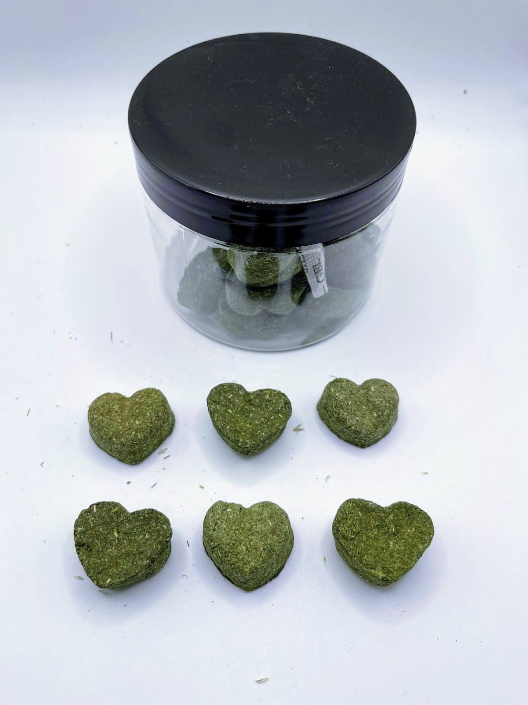 Mini Heart Timothy Hay Rabbit Treat. Also suitable for Chinchillas, Hamsters, Guinea Pigs, and other Small Rodents