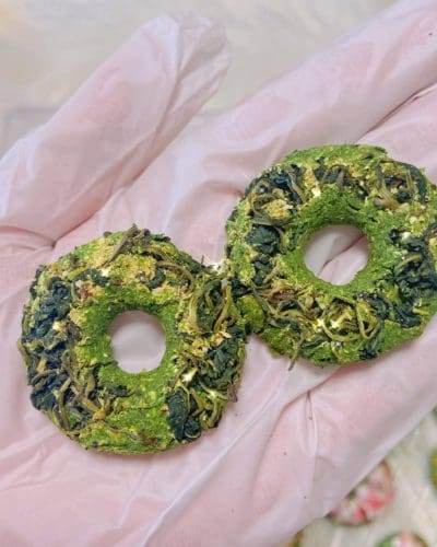 5 Pack floral Donuts Timothy Hay Grass Rabbit Treat. Also Suitable for Hamsters, Guinea Pig, Chinchilla & Small Rodents.