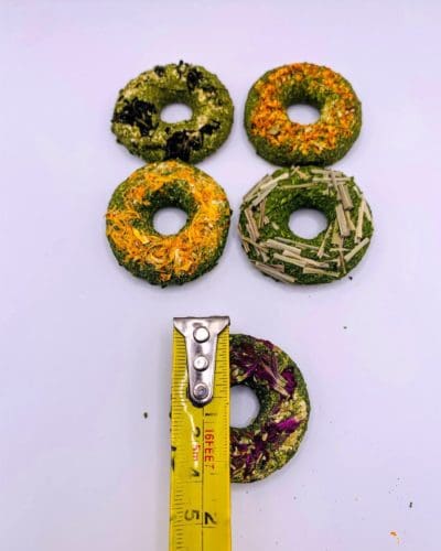 5 Pack Timothy Hay Floral Donuts Timothy Hay Grass Treat For Rabbit, Hamsters, Guinea Pigs, Chinchillas & Small Rodents