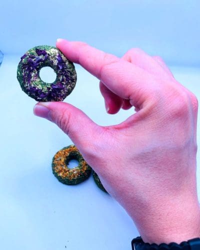 5 Pack Timothy Hay Floral Donuts Timothy Hay Grass Treat For Rabbit, Hamsters, Guinea Pigs, Chinchillas & Small Rodents