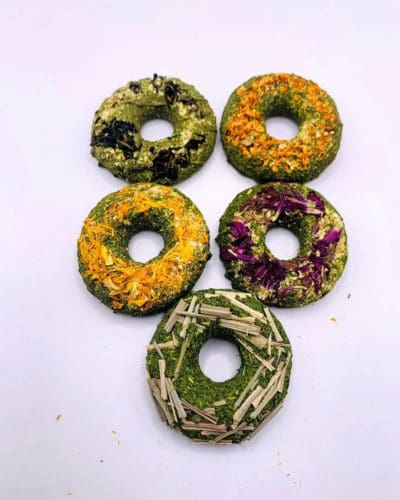 5 Pack Timothy Hay Floral Donuts Timothy Hay Grass Treat For Rabbit, Hamsters, Guinea Pigs, Chinchillas & Small Rodents